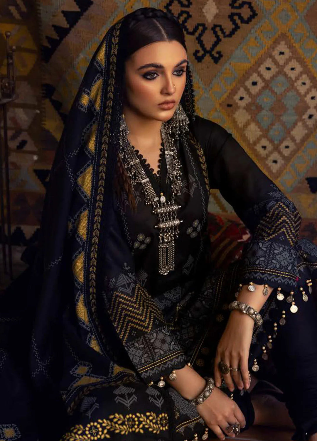 Gul Ahmed Printed Lawn Suits Unstitched 3 Piece GA24SU CL 42140 - Summer Collection