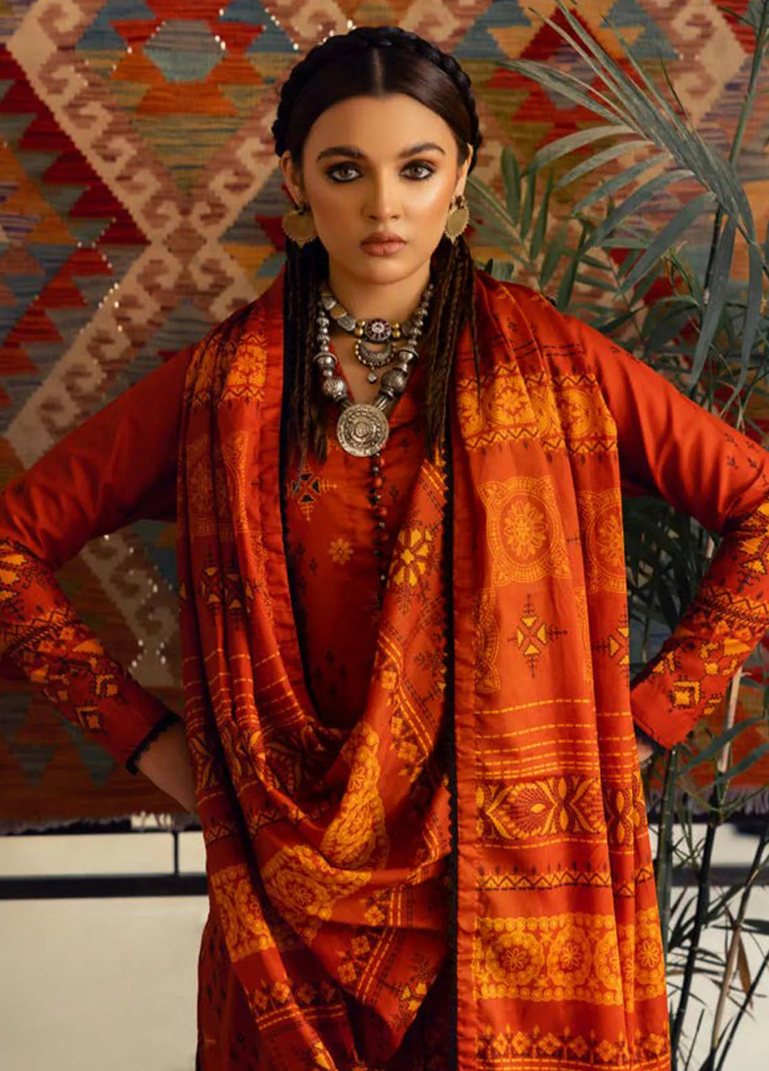 Gul Ahmed Printed Lawn Suits Unstitched 3 Piece GA24SU CL 42141 - Summer Collection