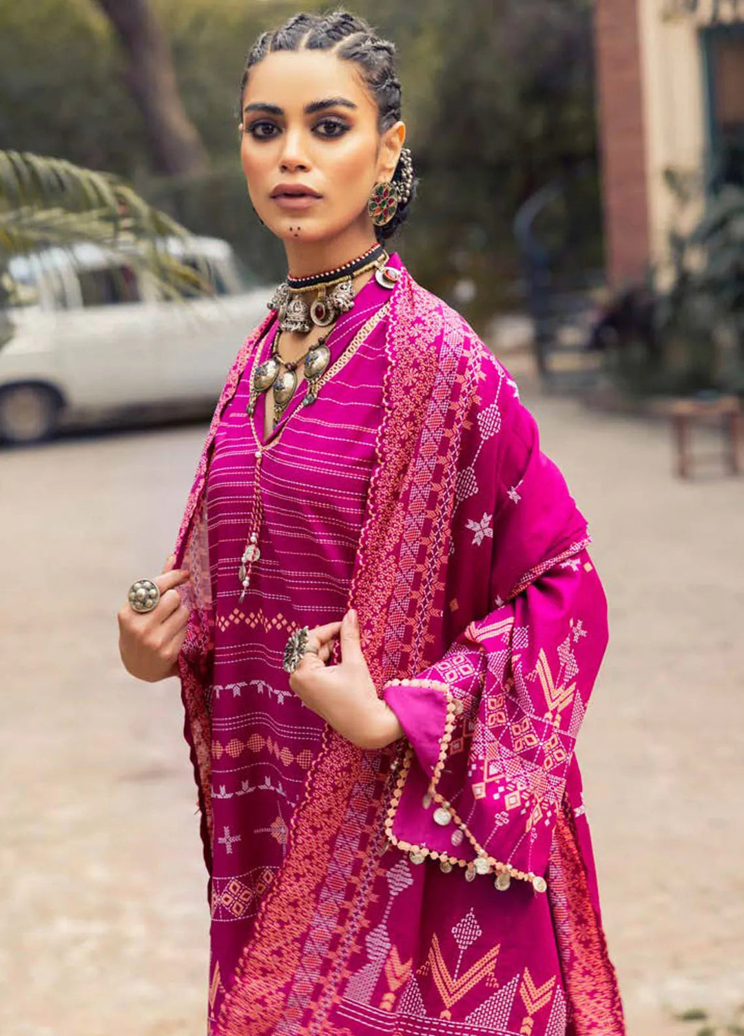 Gul Ahmed Printed Lawn Suits Unstitched 3 Piece GA24SU CL 42142 - Summer Collection