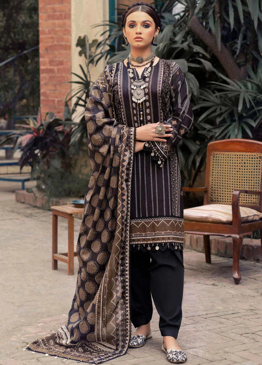 Gul Ahmed Printed Lawn Suits Unstitched 3 Piece GA24SU CL 42214 - Summer Collection