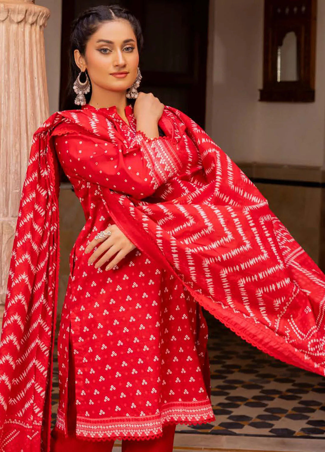 Gul Ahmed Printed Lawn Suits Unstitched 3 Piece GA24SU CL 42241 A - Summer Collection