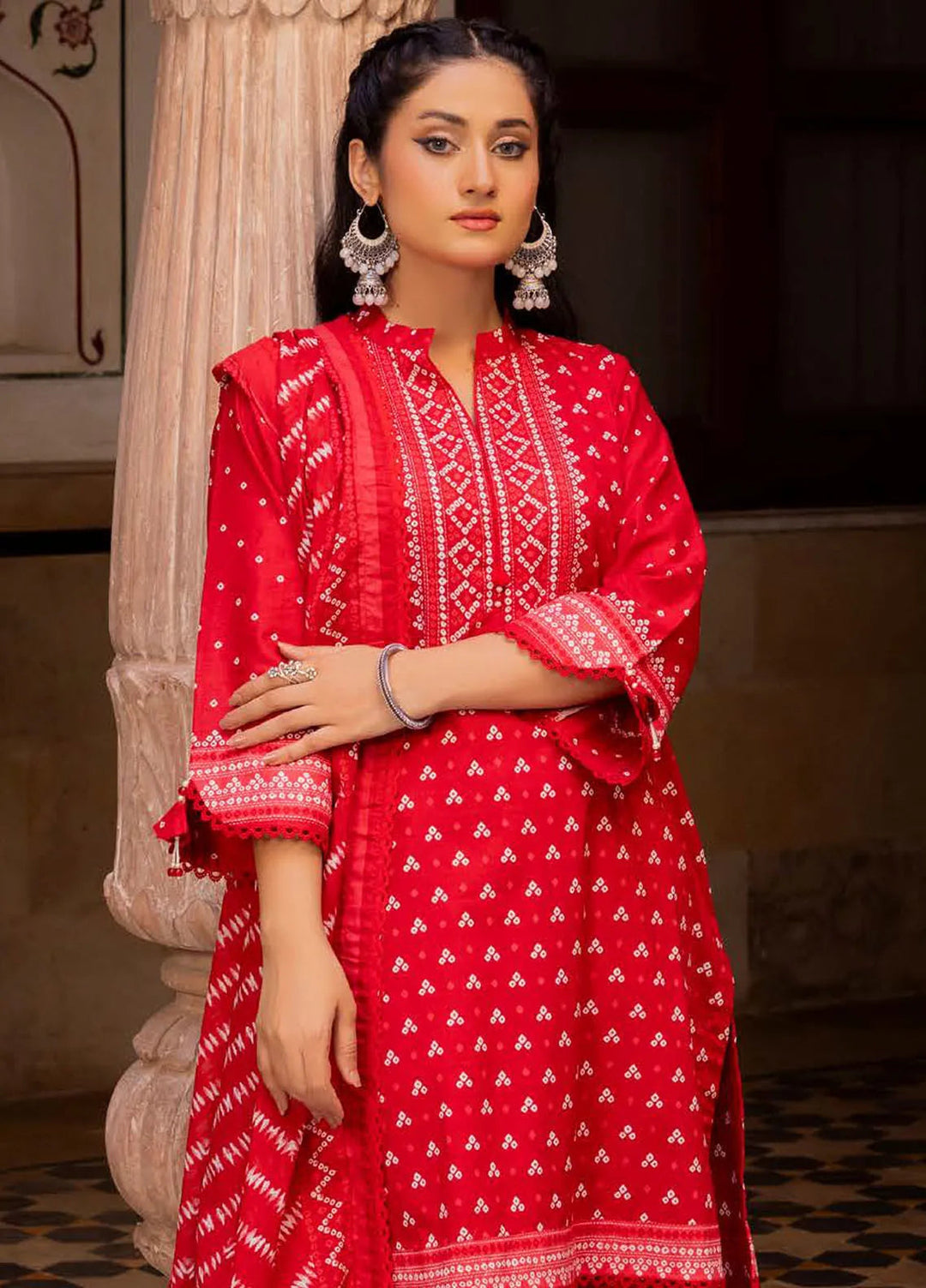 Gul Ahmed Printed Lawn Suits Unstitched 3 Piece GA24SU CL 42241 A - Summer Collection