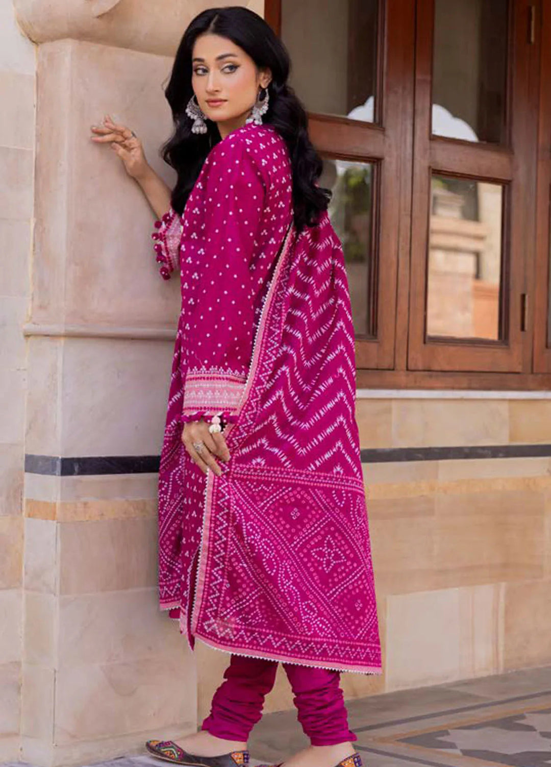 Gul Ahmed Printed Lawn Suits Unstitched 3 Piece GA24SU CL 42241 B - Summer Collection