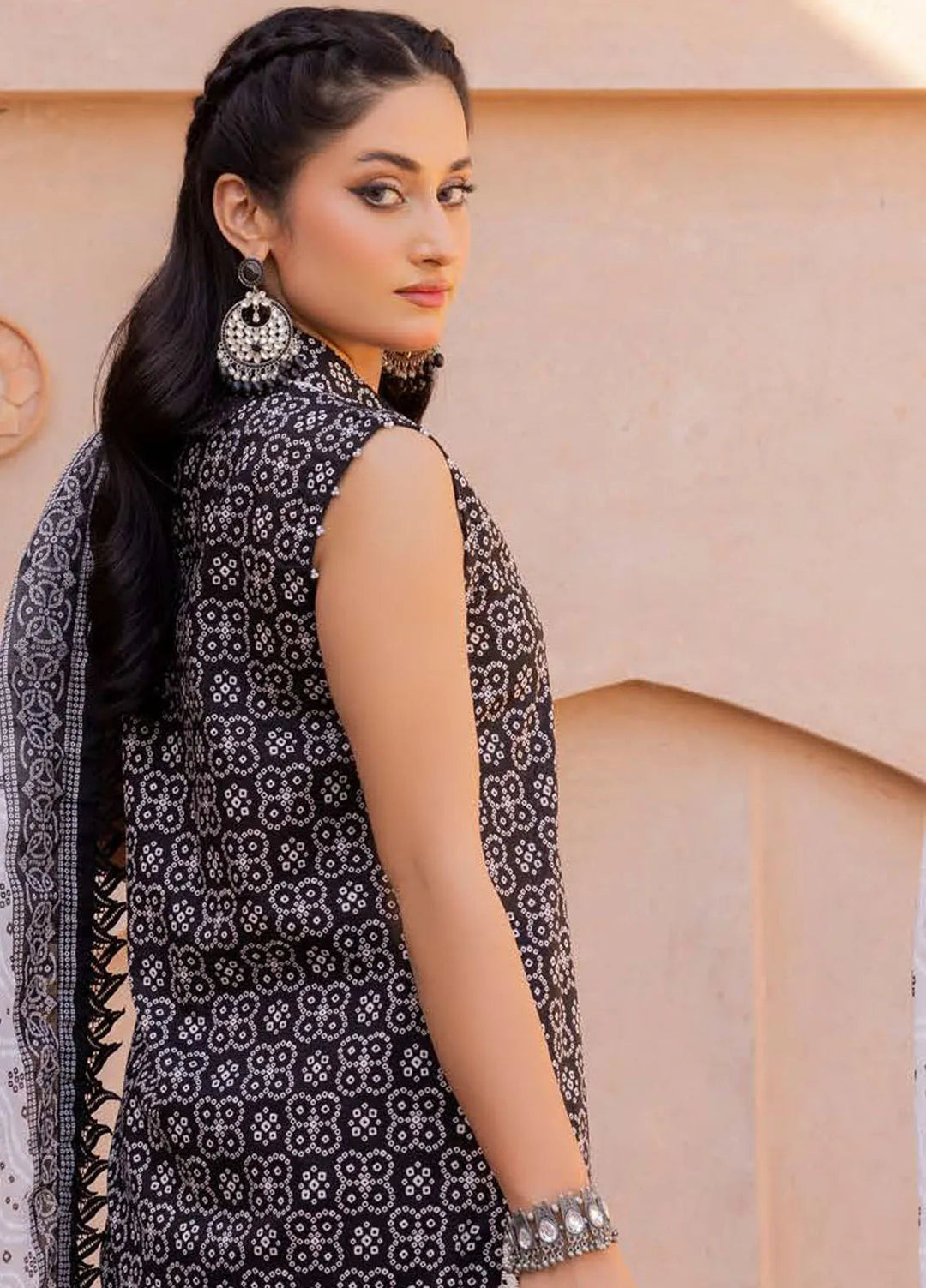 Gul Ahmed Printed Lawn Suits Unstitched 3 Piece GA24SU CL 42242 A - Summer Collection