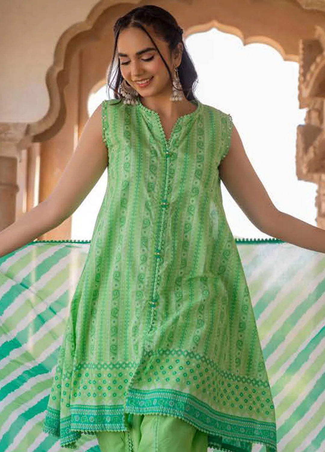 Gul Ahmed Printed Lawn Suits Unstitched 3 Piece GA24SU CL 42288 B - Summer Collection