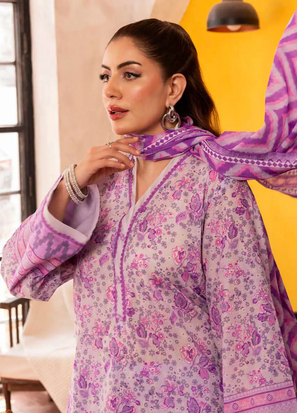 Gul Ahmed Printed Lawn Suits Unstitched 3 Piece GA24SU CL 42299 B - Summer Collection