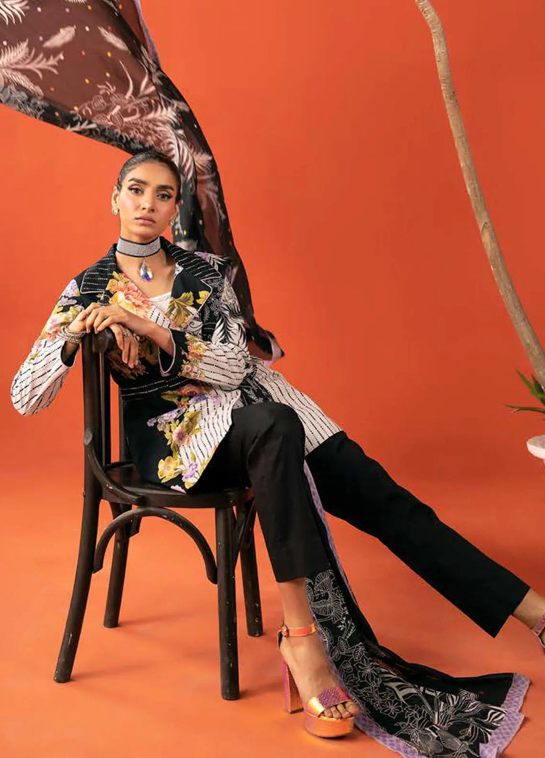 Gul Ahmed Printed Lawn Suits Unstitched 3 Piece GA24SU DN 42031 - Summer Collection