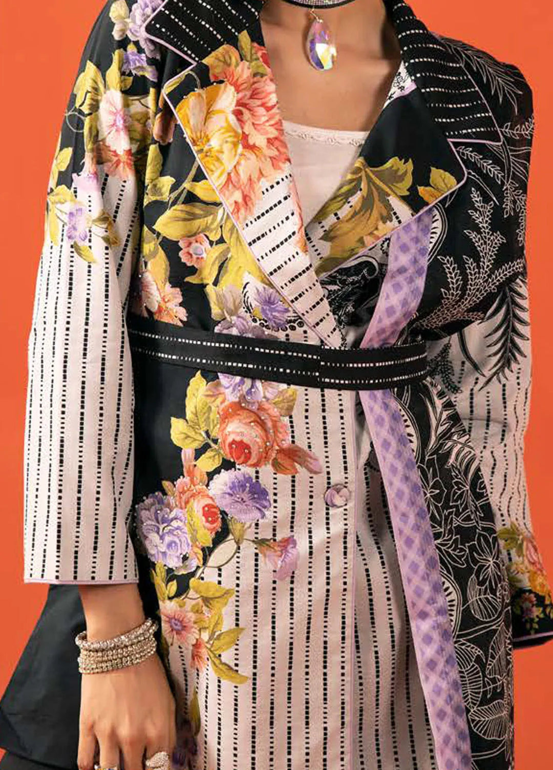 Gul Ahmed Printed Lawn Suits Unstitched 3 Piece GA24SU DN 42031 - Summer Collection