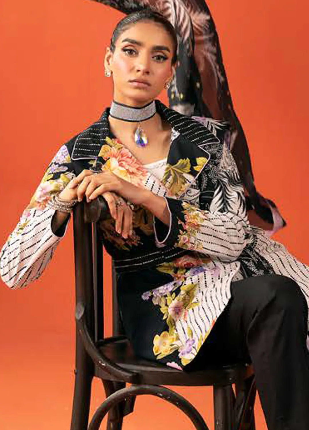 Gul Ahmed Printed Lawn Suits Unstitched 3 Piece GA24SU DN 42031 - Summer Collection