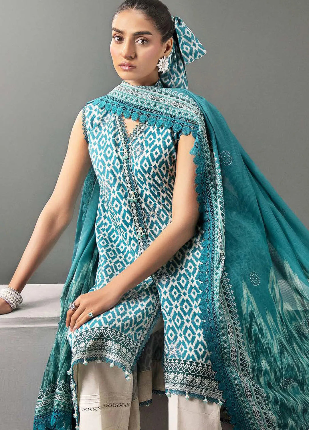 Gul Ahmed Printed Lawn Suits Unstitched 3 Piece GA24SU DN 42036 - Summer Collection