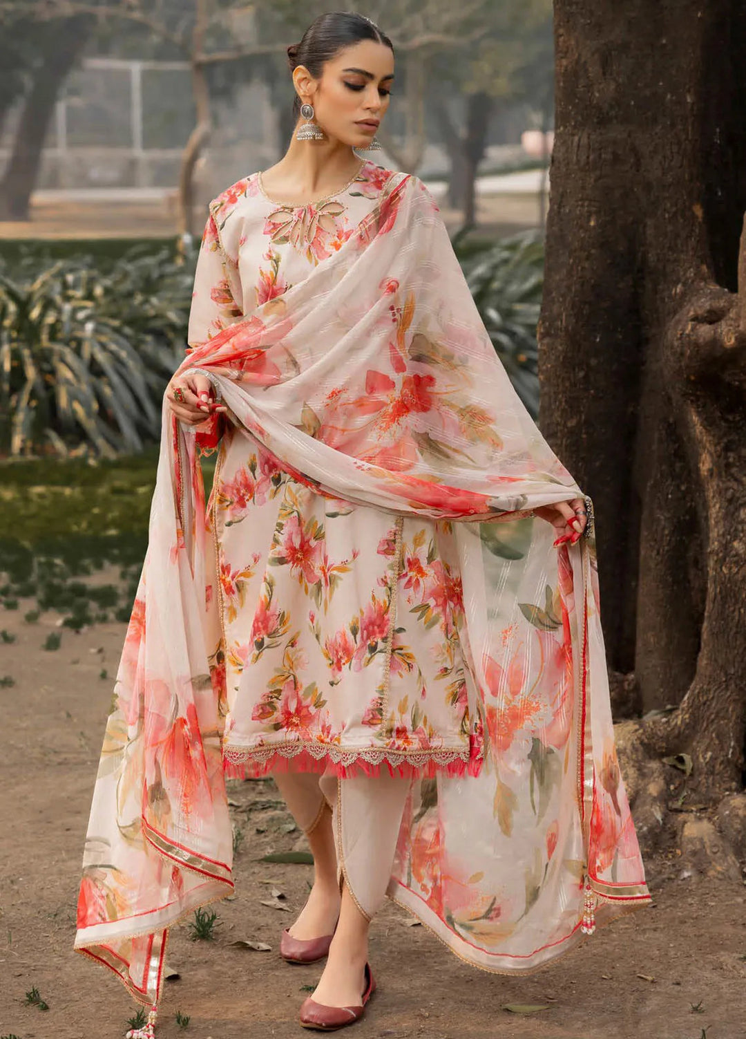 Gul Ahmed Printed Lawn Suits Unstitched 3 Piece GA24SU SP 42010 - Summer Collection