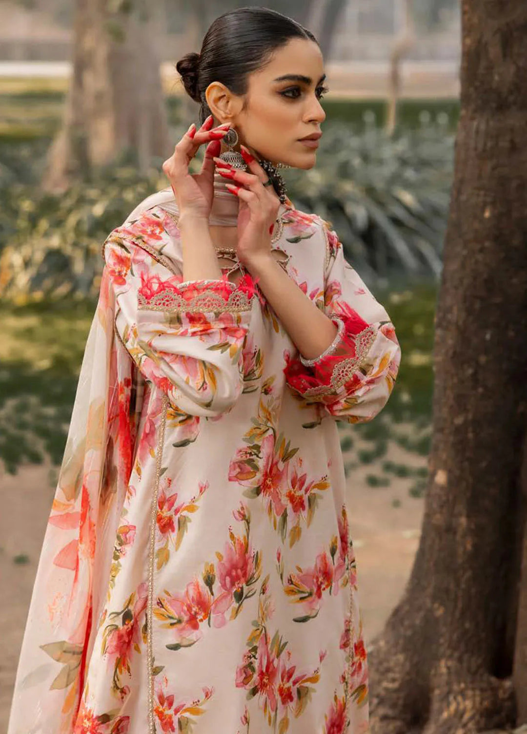 Gul Ahmed Printed Lawn Suits Unstitched 3 Piece GA24SU SP 42010 - Summer Collection