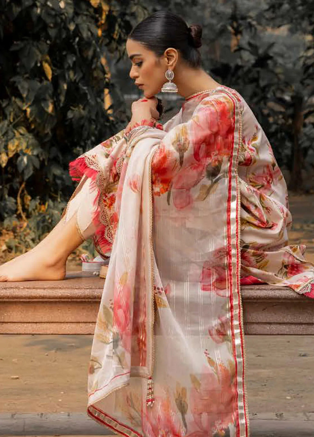 Gul Ahmed Printed Lawn Suits Unstitched 3 Piece GA24SU SP 42010 - Summer Collection