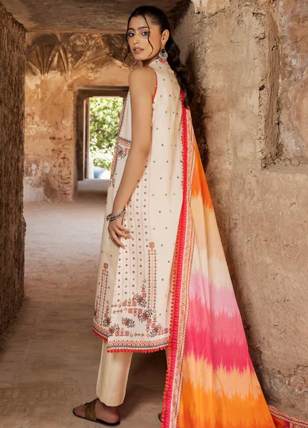 Gul Ahmed Printed Lawn Suits Unstitched 3 Piece GA24SU SP 42038 - Summer Collection