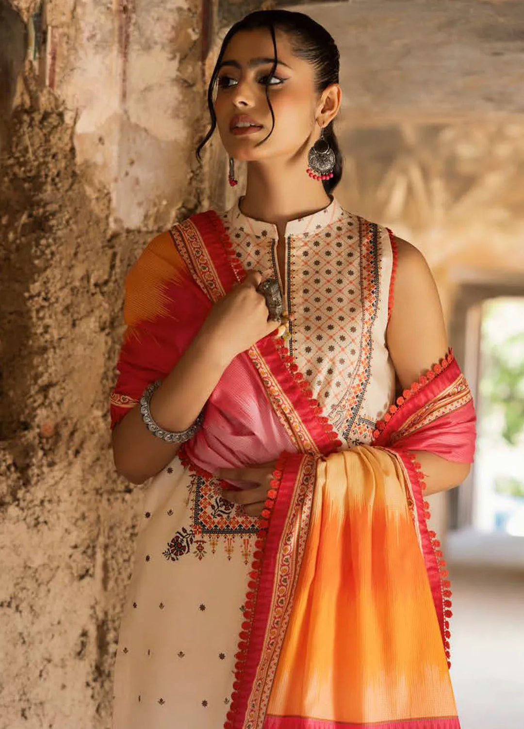 Gul Ahmed Printed Lawn Suits Unstitched 3 Piece GA24SU SP 42038 - Summer Collection