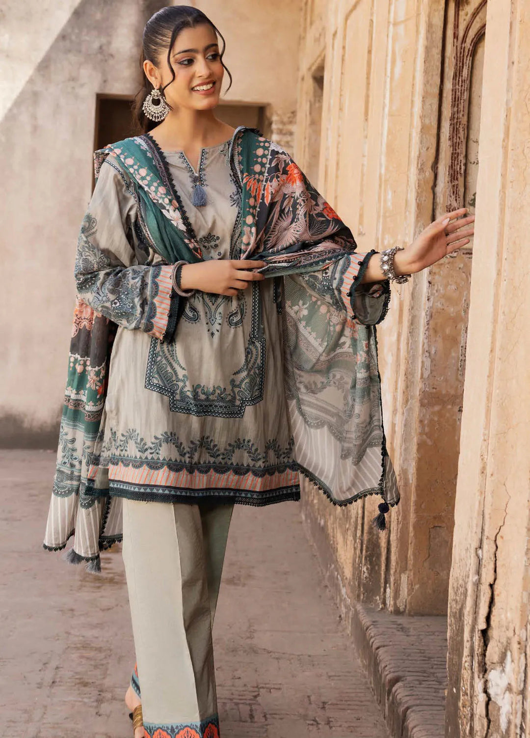 Gul Ahmed Printed Lawn Suits Unstitched 3 Piece GA24SU SP 42039 - Summer Collection