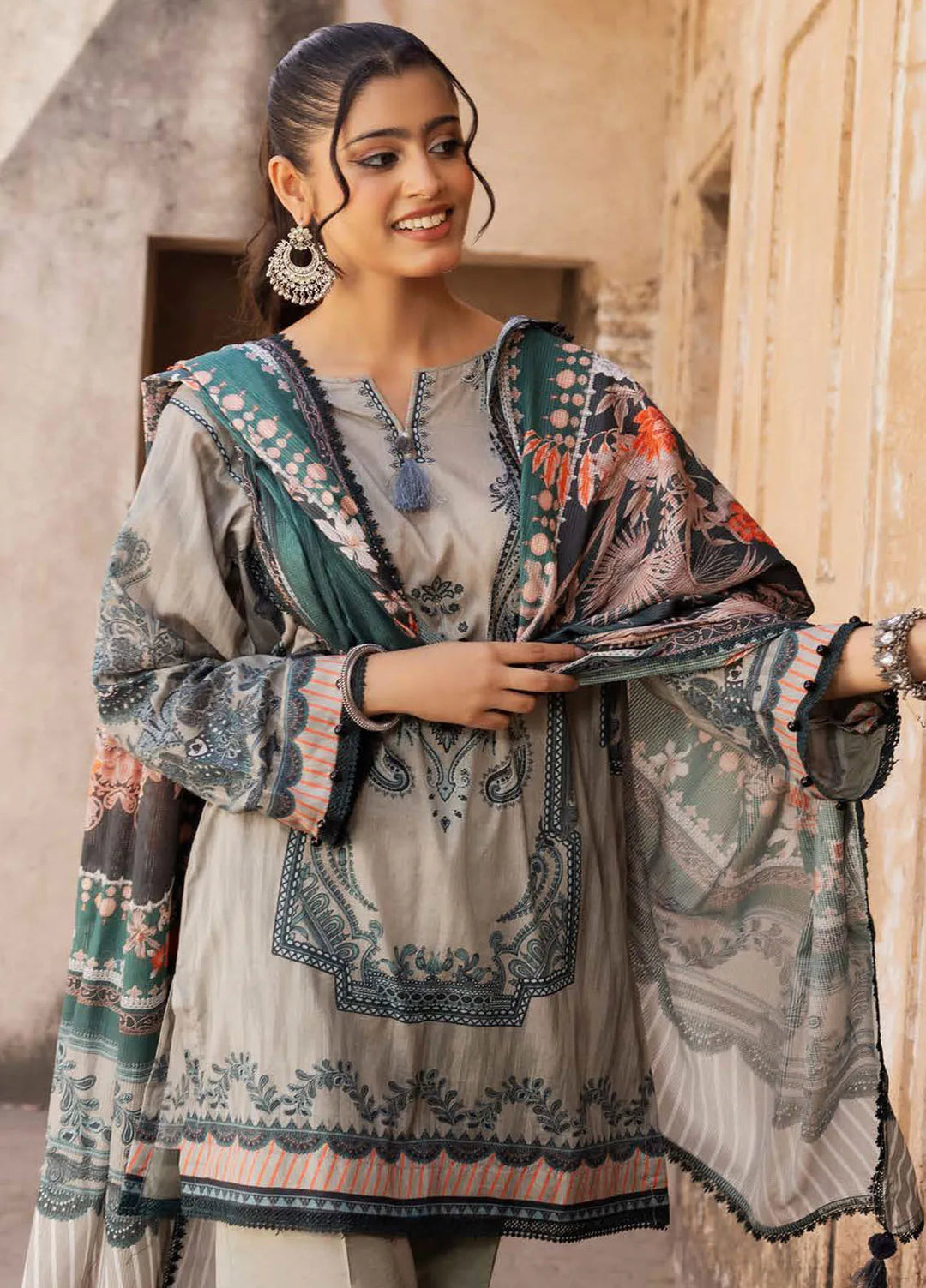 Gul Ahmed Printed Lawn Suits Unstitched 3 Piece GA24SU SP 42039 - Summer Collection