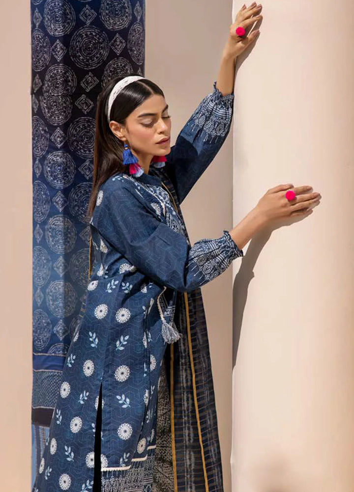 Gul Ahmed Printed Lawn Suits Unstitched 3 Piece GA24SU ST 42001 - Summer Collection