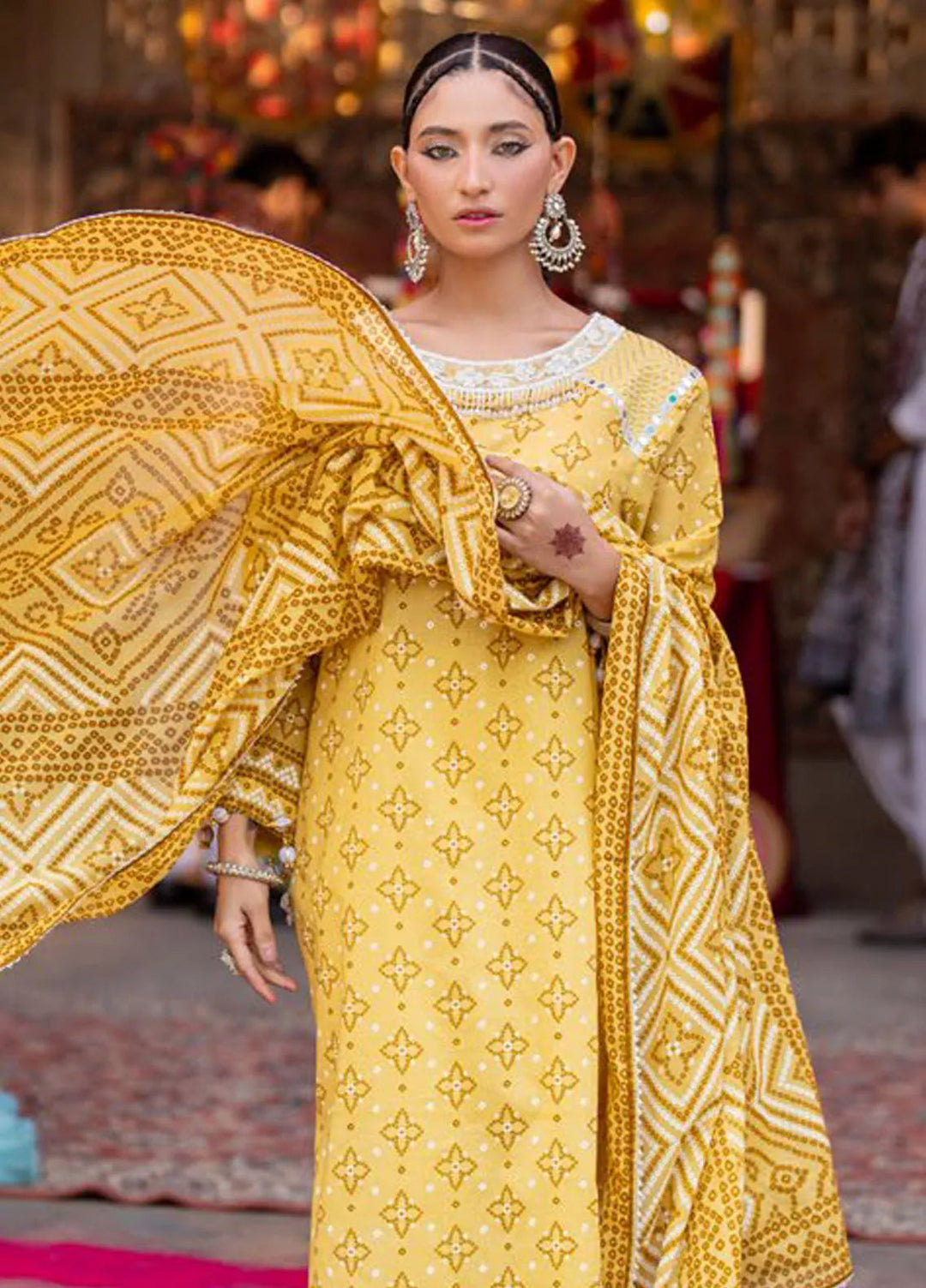 Gul Ahmed Printed Lawn Suits Unstitched 3 Piece GA25CH CL-42315 A - Summer Collection