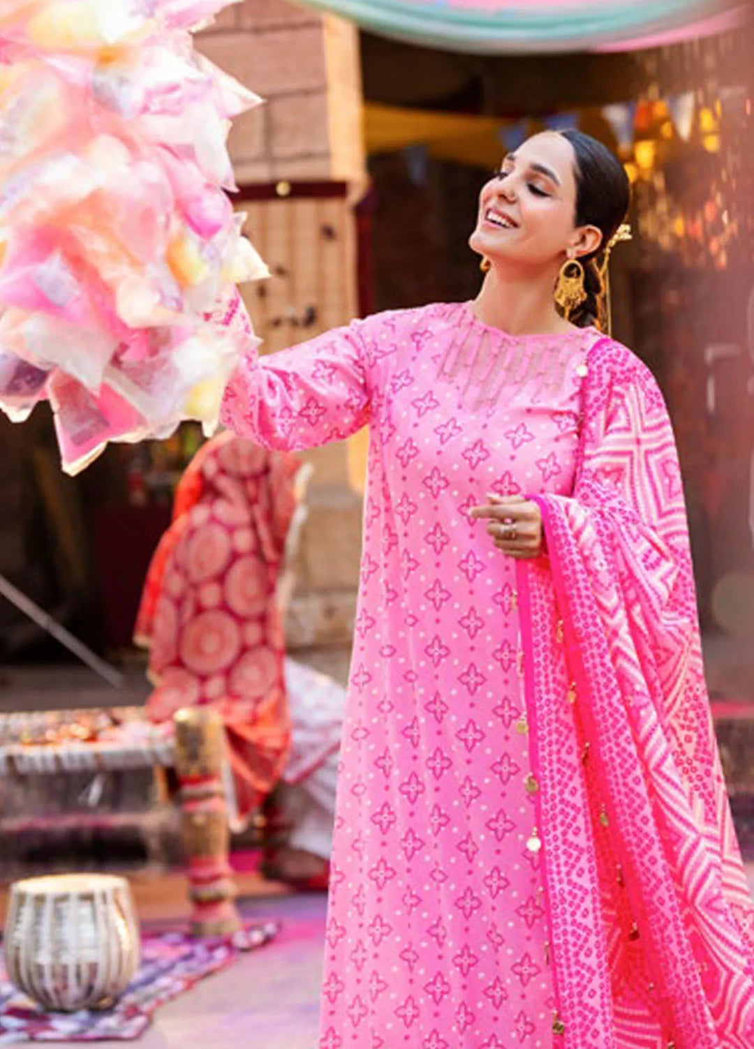 Gul Ahmed Printed Lawn Suits Unstitched 3 Piece GA25CH CL-42315 B - Summer Collection