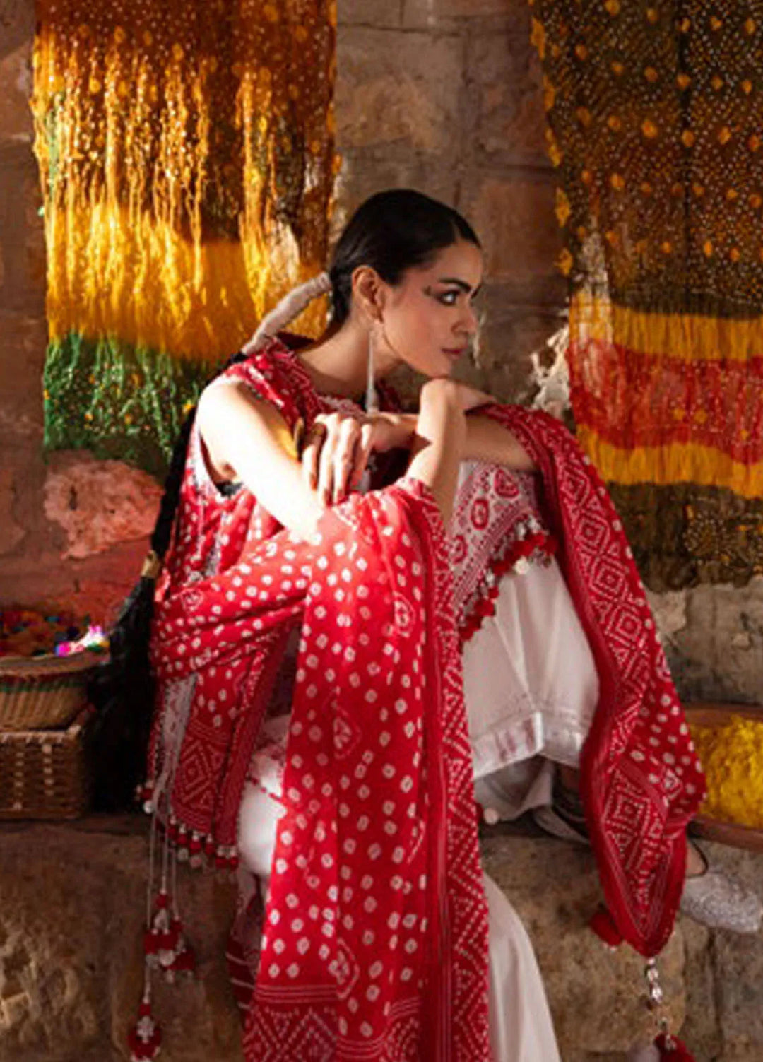 Gul Ahmed Printed Lawn Suits Unstitched 3 Piece GA25CH CL-42316 A - Summer Collection