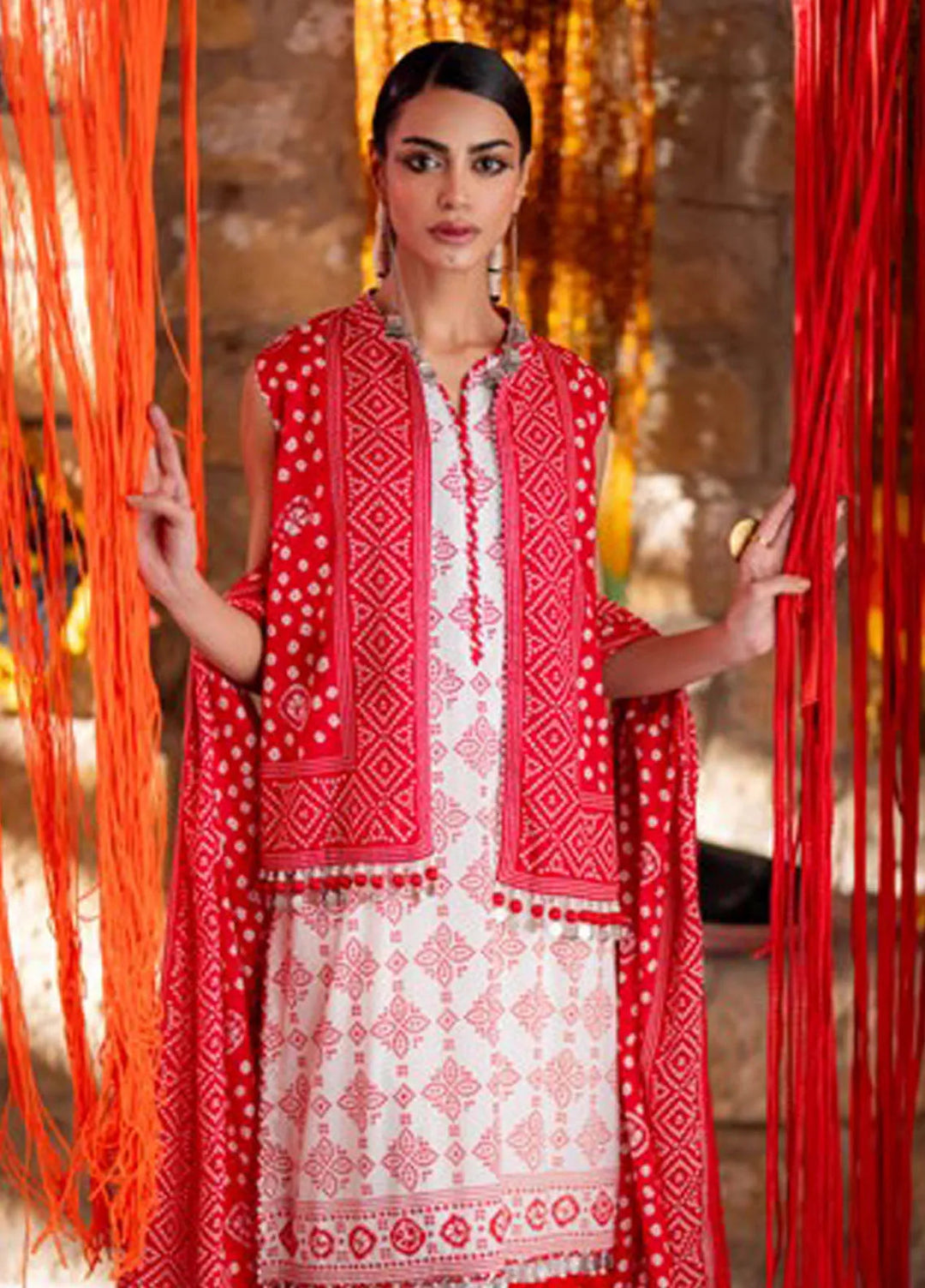 Gul Ahmed Printed Lawn Suits Unstitched 3 Piece GA25CH CL-42316 A - Summer Collection