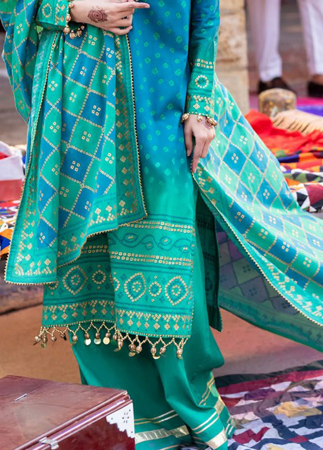 Gul Ahmed Printed Lawn Suits Unstitched 3 Piece GA25CH CL-52410 A - Summer Collection