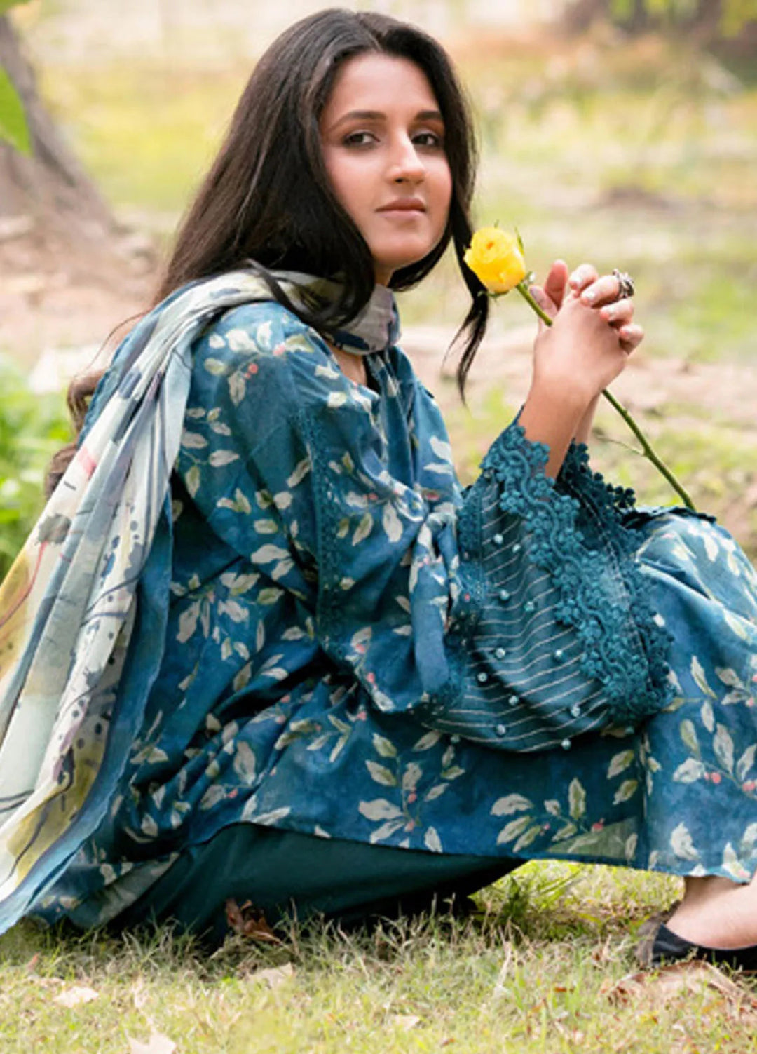 Gul Ahmed Printed Lawn Suits Unstitched 3 Piece GA25DK CL-52435 - Summer Collection