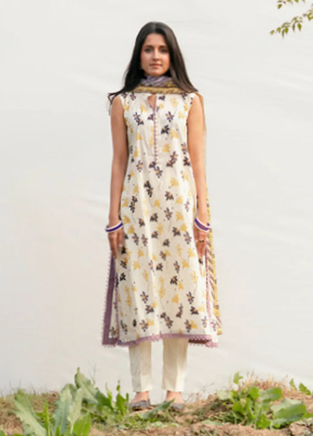 Gul Ahmed Printed Lawn Suits Unstitched 3 Piece GA25DK CL-52455 - Summer Collection