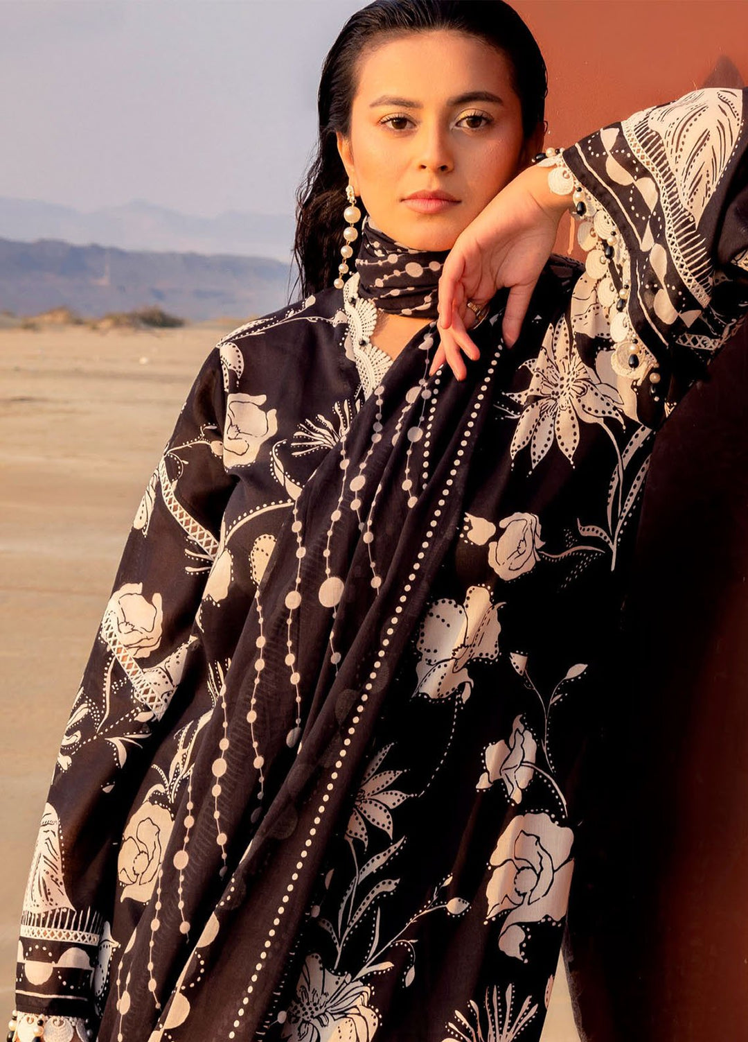 Gul Ahmed Printed Lawn Suits Unstitched 3 Piece GA25NB B-52004 - Summer Collection