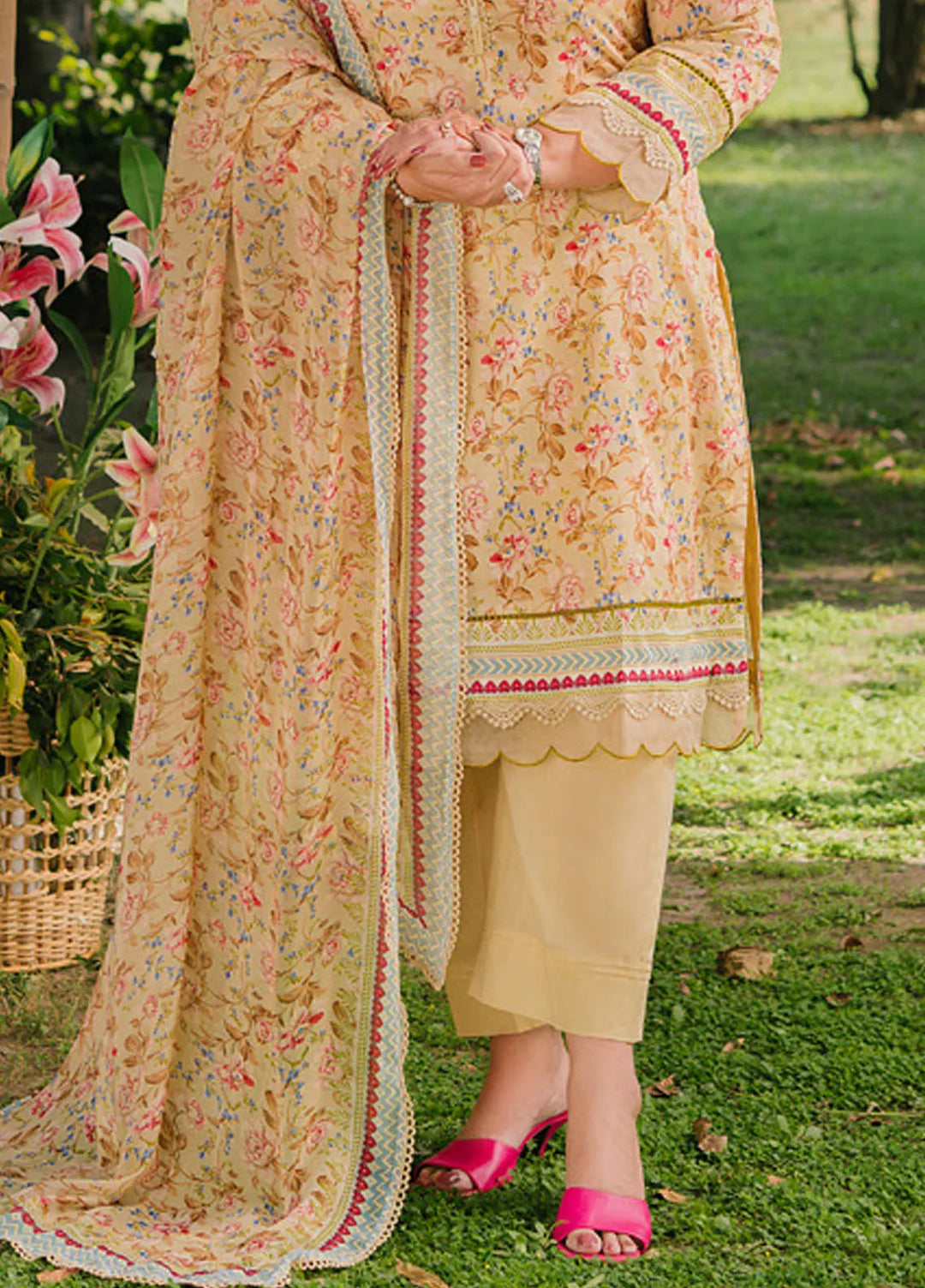 Gul Ahmed Printed Lawn Suits Unstitched 3 Piece GA25TM BM-52006 - Summer Collection