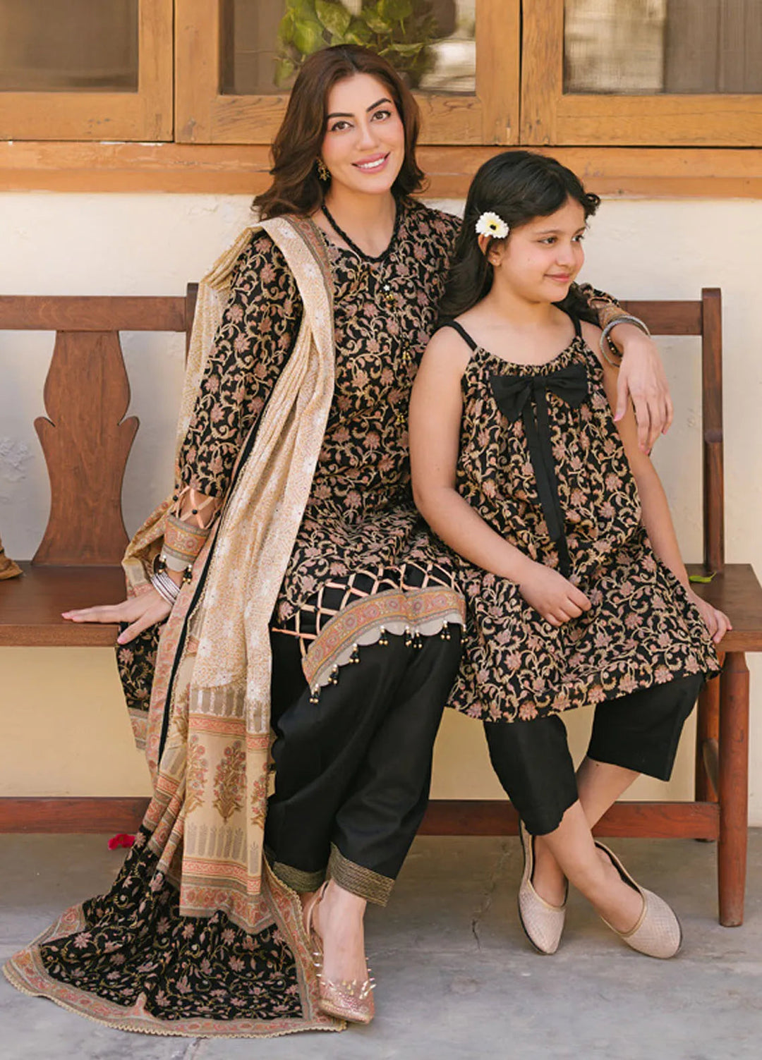 Gul Ahmed Printed Lawn Suits Unstitched 3 Piece GA25TM CL-42243 B - Summer Collection