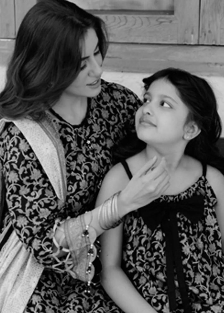 Gul Ahmed Printed Lawn Suits Unstitched 3 Piece GA25TM CL-42243 B - Summer Collection