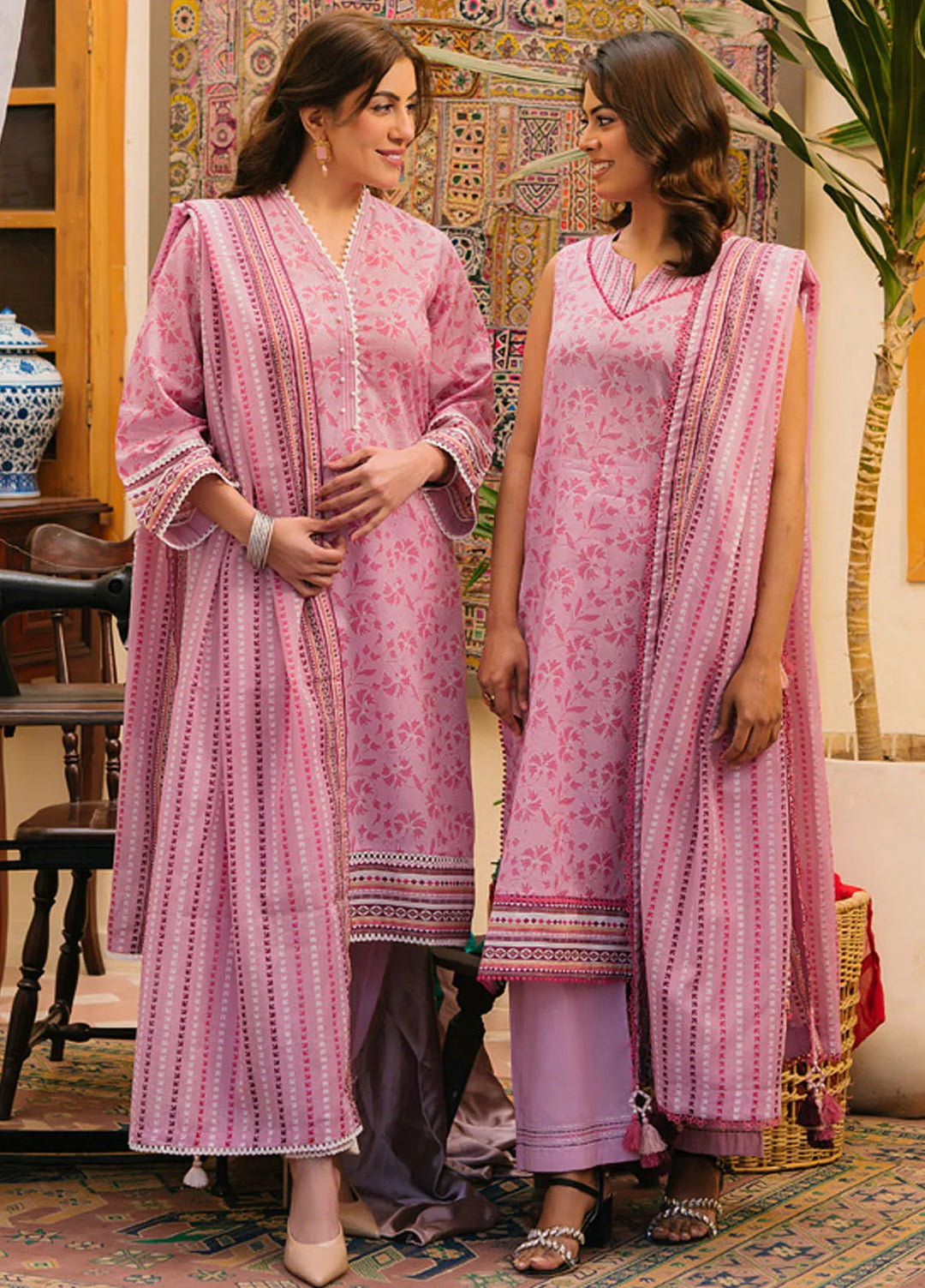 Gul Ahmed Printed Lawn Suits Unstitched 3 Piece GA25TM CL-42301 B - Summer Collection