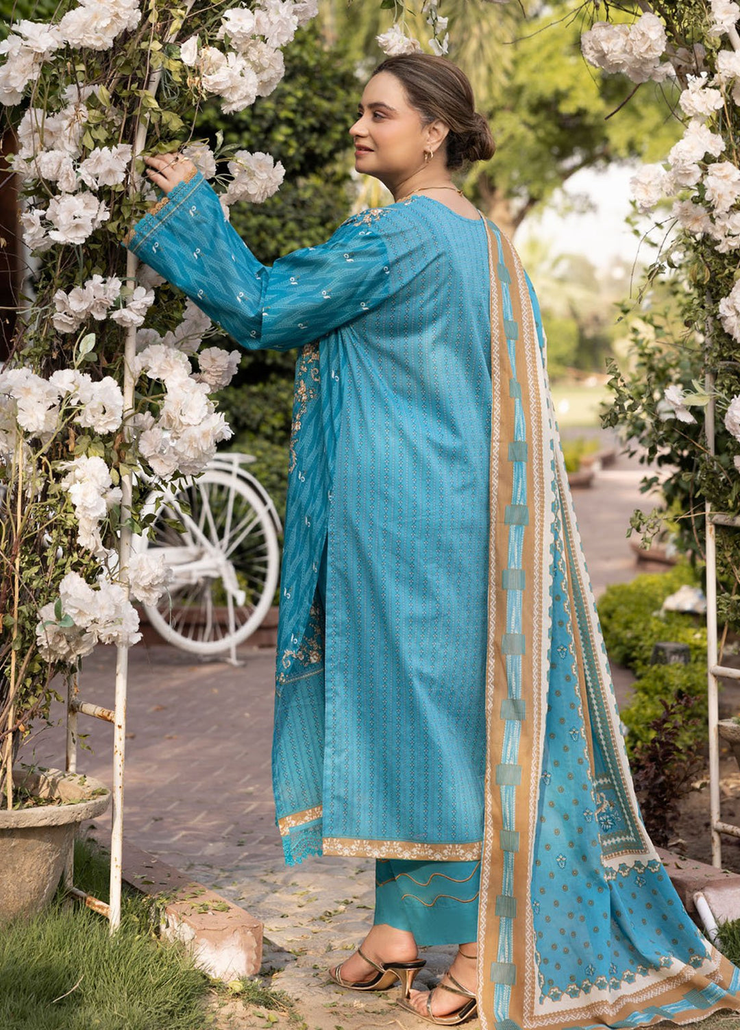 Gul Ahmed Printed Lawn Unstitched Suits 3 Piece GA25MS CL-52668 - Summer Collection