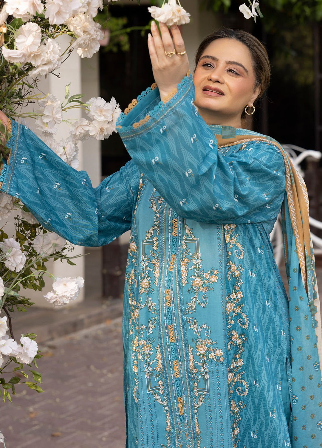 Gul Ahmed Printed Lawn Unstitched Suits 3 Piece GA25MS CL-52668 - Summer Collection