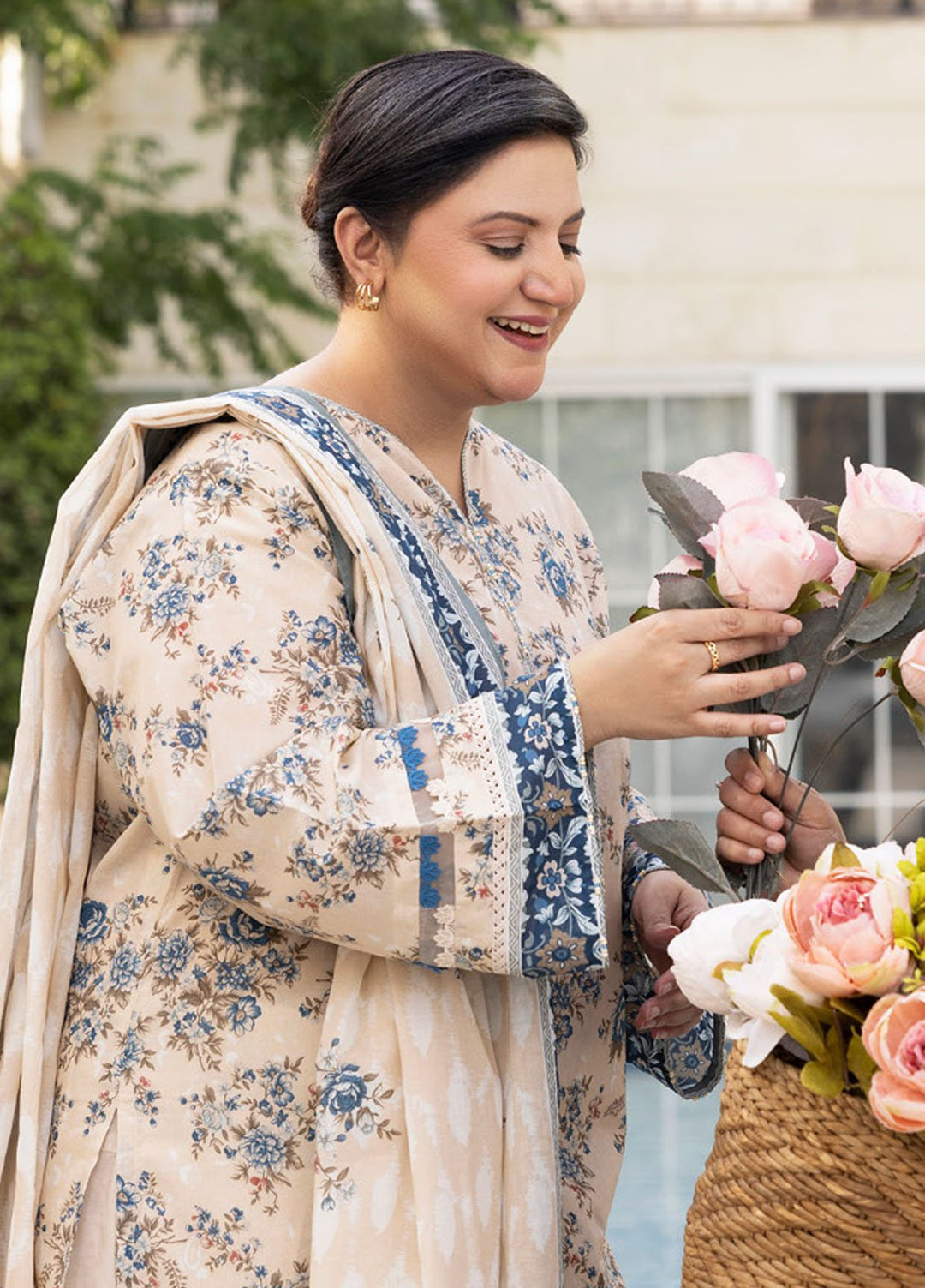 Gul Ahmed Printed Lawn Unstitched Suits 3 Piece GA25MS CL-52669 - Summer Collection