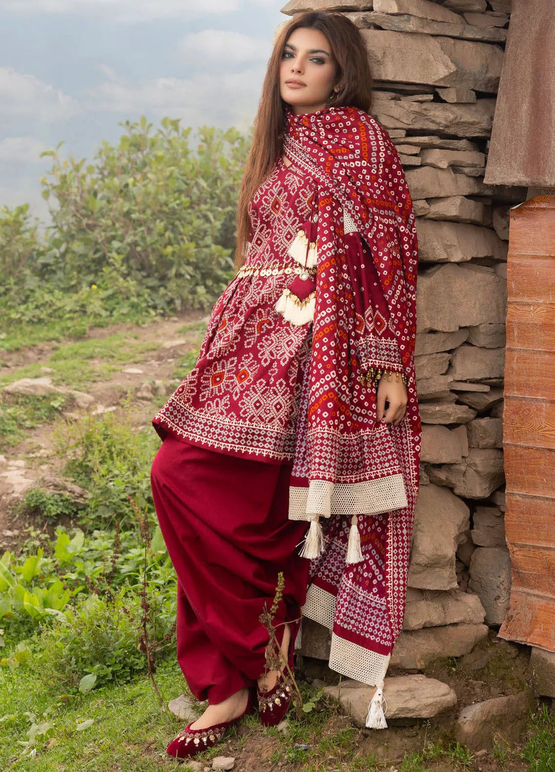 Gul Ahmed Printed Light Khaddar Suits Unstitched 3 Piece GA24UW K-42002 L - Winter Collection