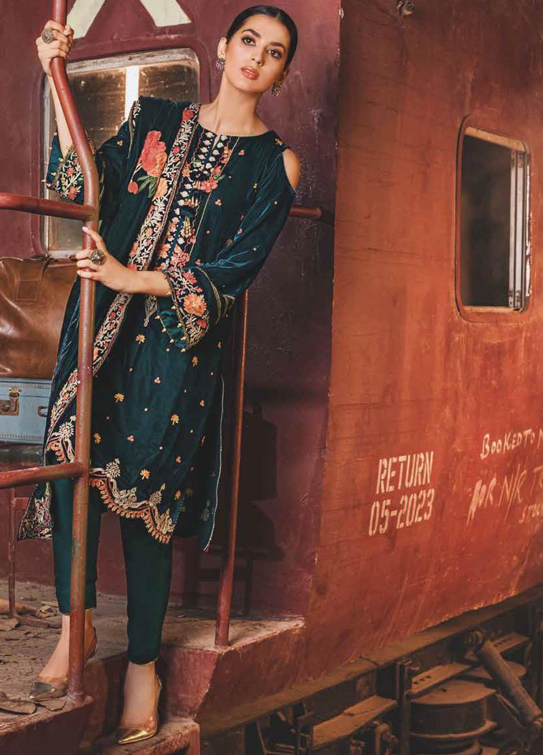Gul Ahmed Embroidered Velvet Suits Unstitched 3 Piece GA21JL WV-12008 - Winter Collection