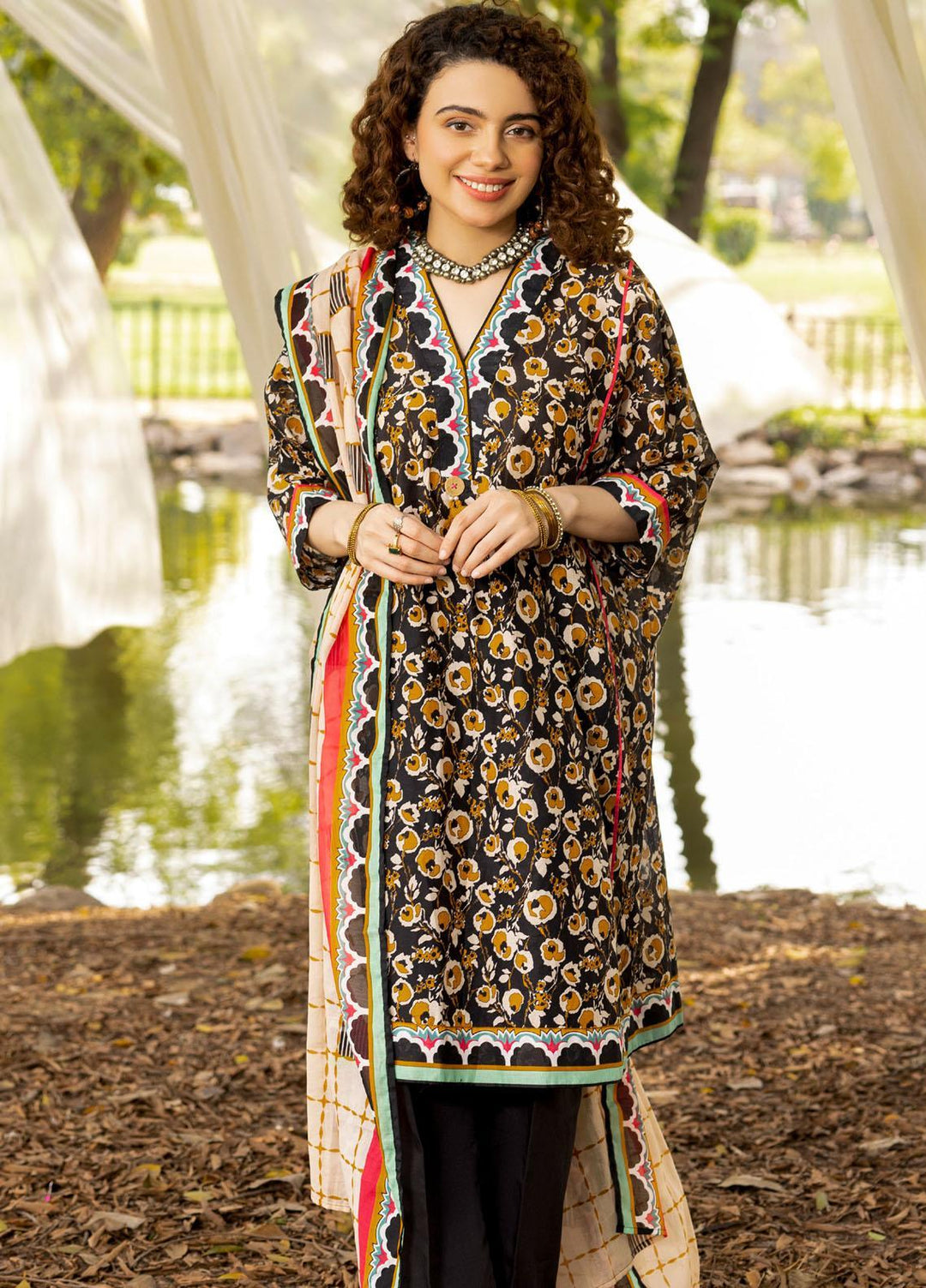 Gul Ahmed Printed Lawn Suits Unstitched 3 Piece GA23SF CL32336-A - Summer Collection