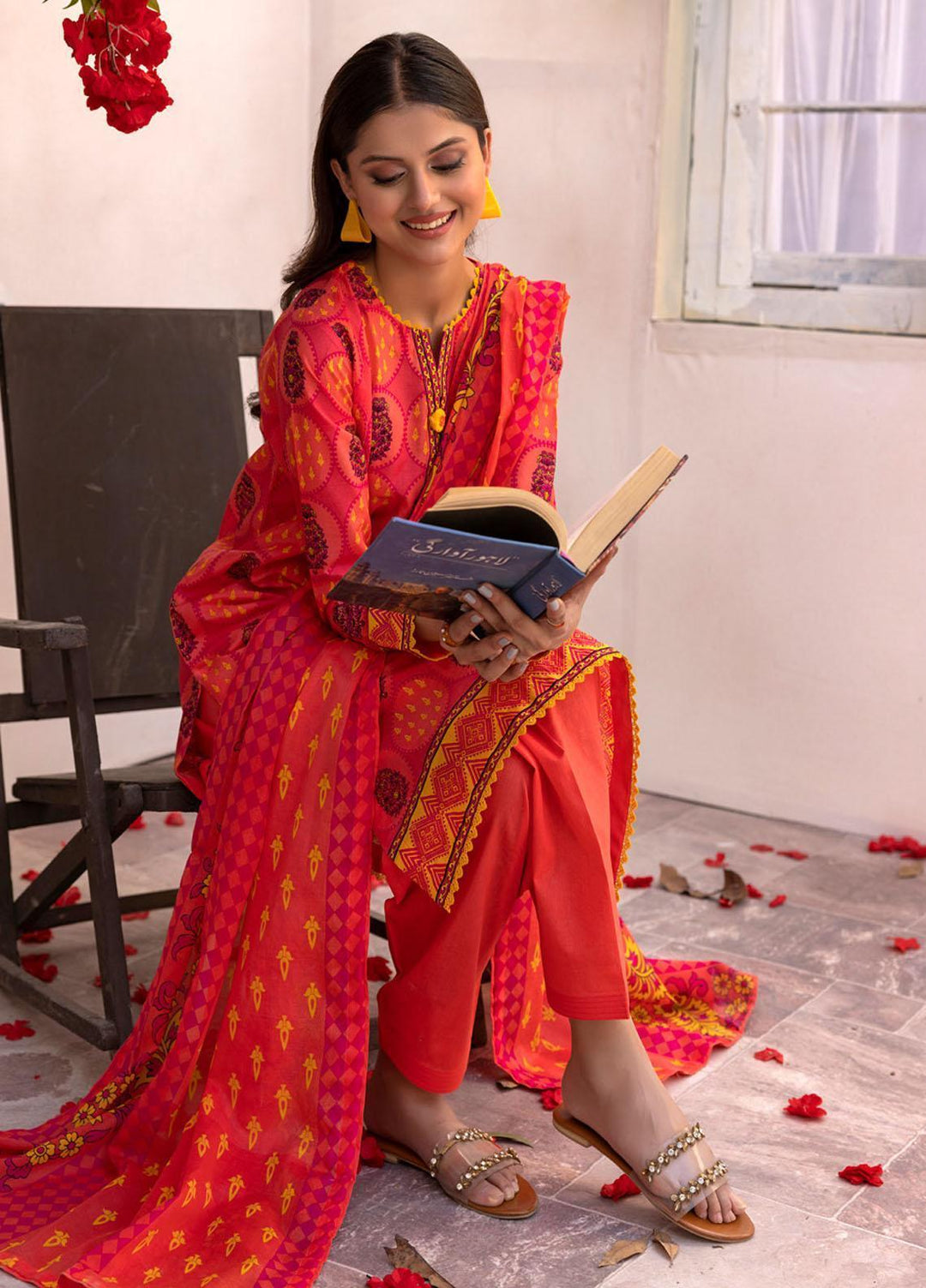 Gul Ahmed Printed Lawn Suits Unstitched 3 Piece GA23SF CL32384-B - Summer Collection