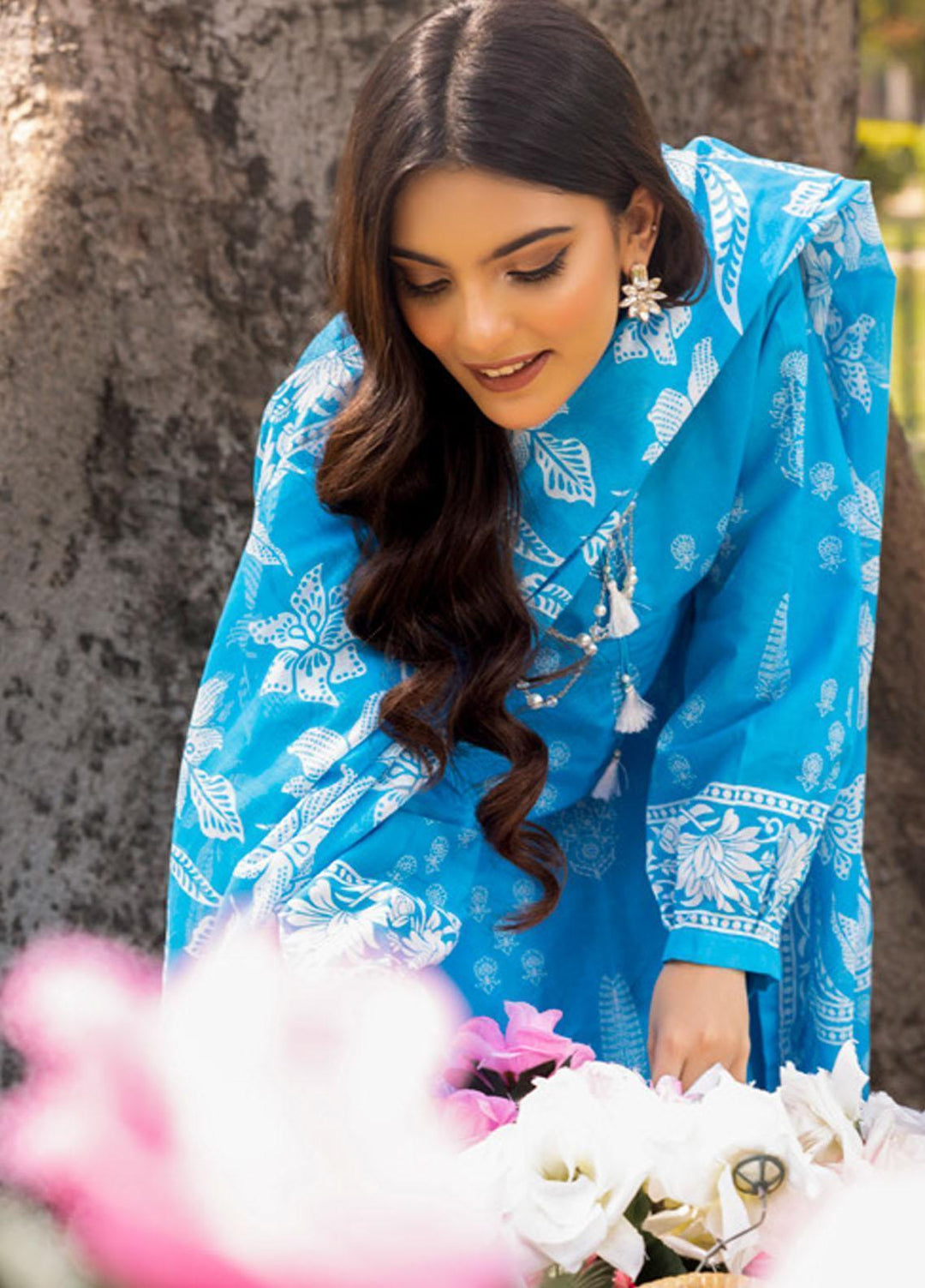 Gul Ahmed Printed Lawn Suits Unstitched 3 Piece GA23SF CL32513-B - Summer Collection