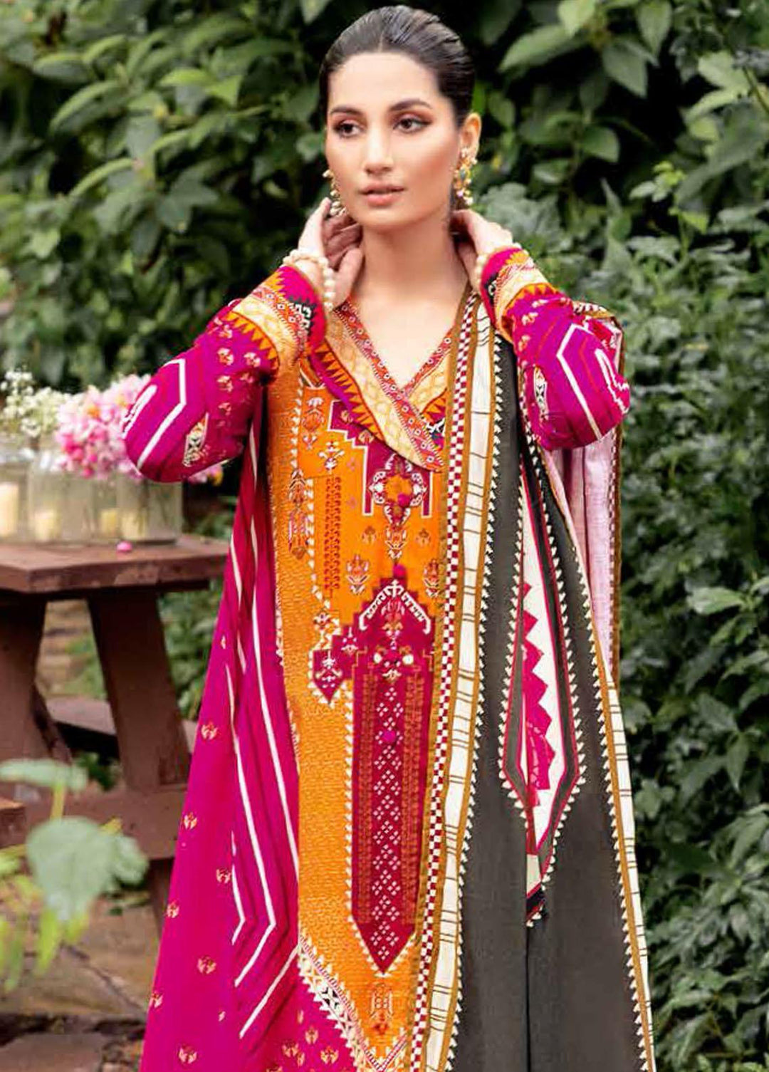 Gul Ahmed Printed Khaddar Suits Unstitched 3 Piece GA22W K-22040B - Winter Collection