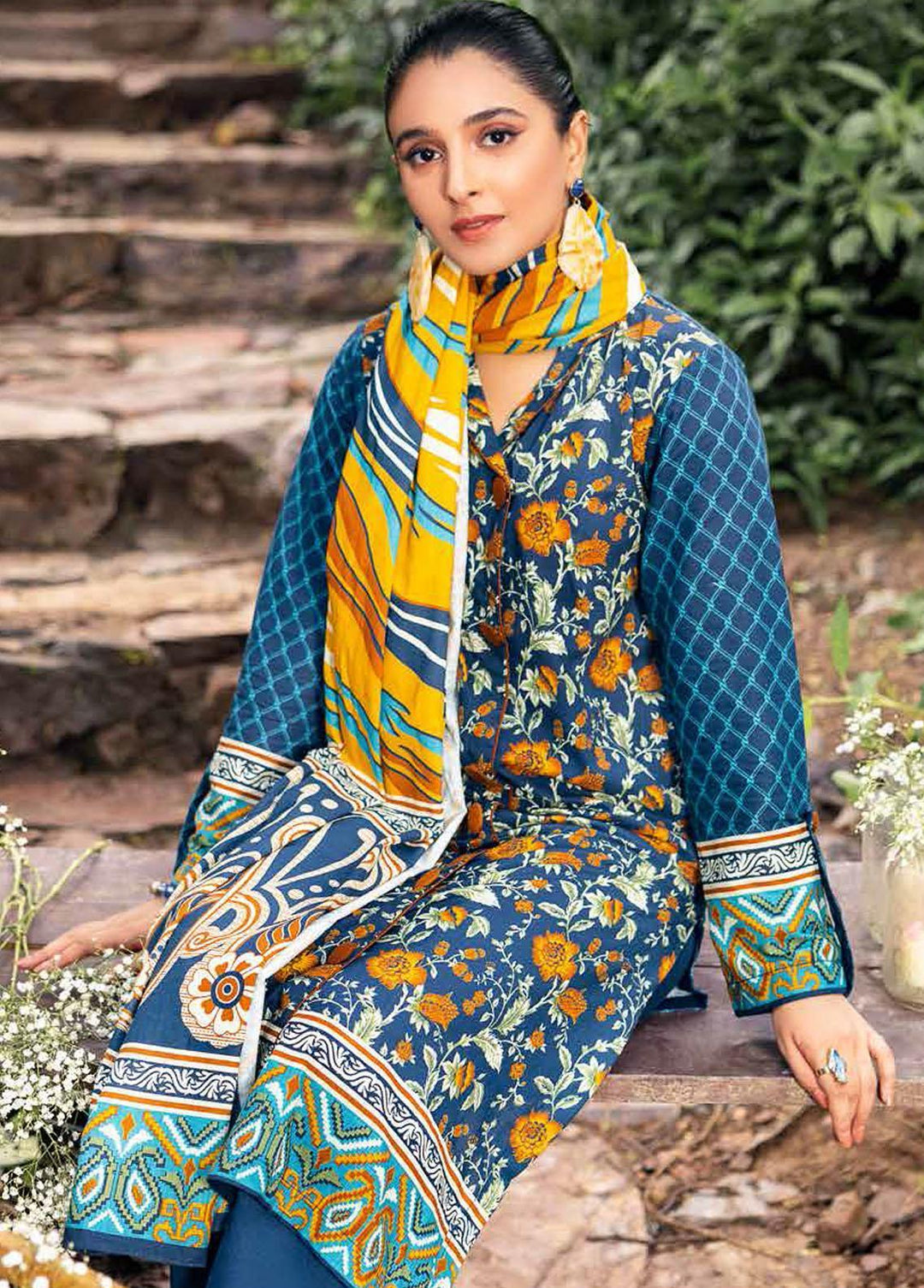 Gul Ahmed Printed Khaddar Suits Unstitched 3 Piece GA22W K-22043A - Winter Collection