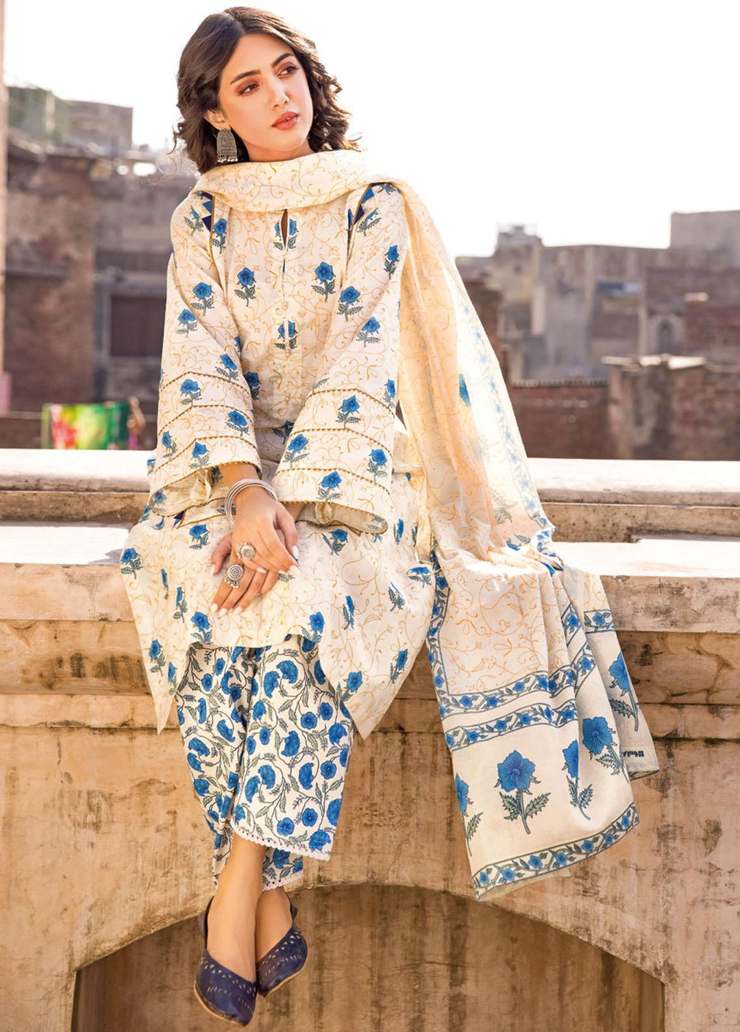 Vintage Garden By Gul Ahmed Printed Lawn Suits Unstitched 3 Piece GA23V CL-32239A - Summer Collection