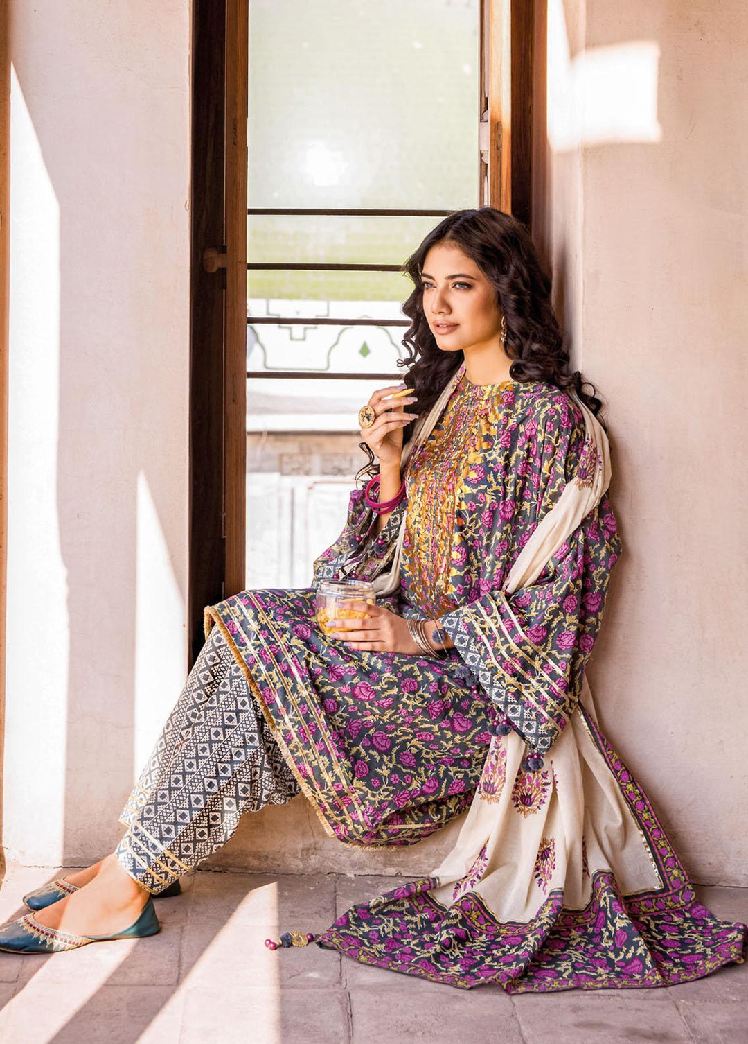 Vintage Garden By Gul Ahmed Printed Lawn Suits Unstitched 3 Piece GA23V CL-32240B - Summer Collection