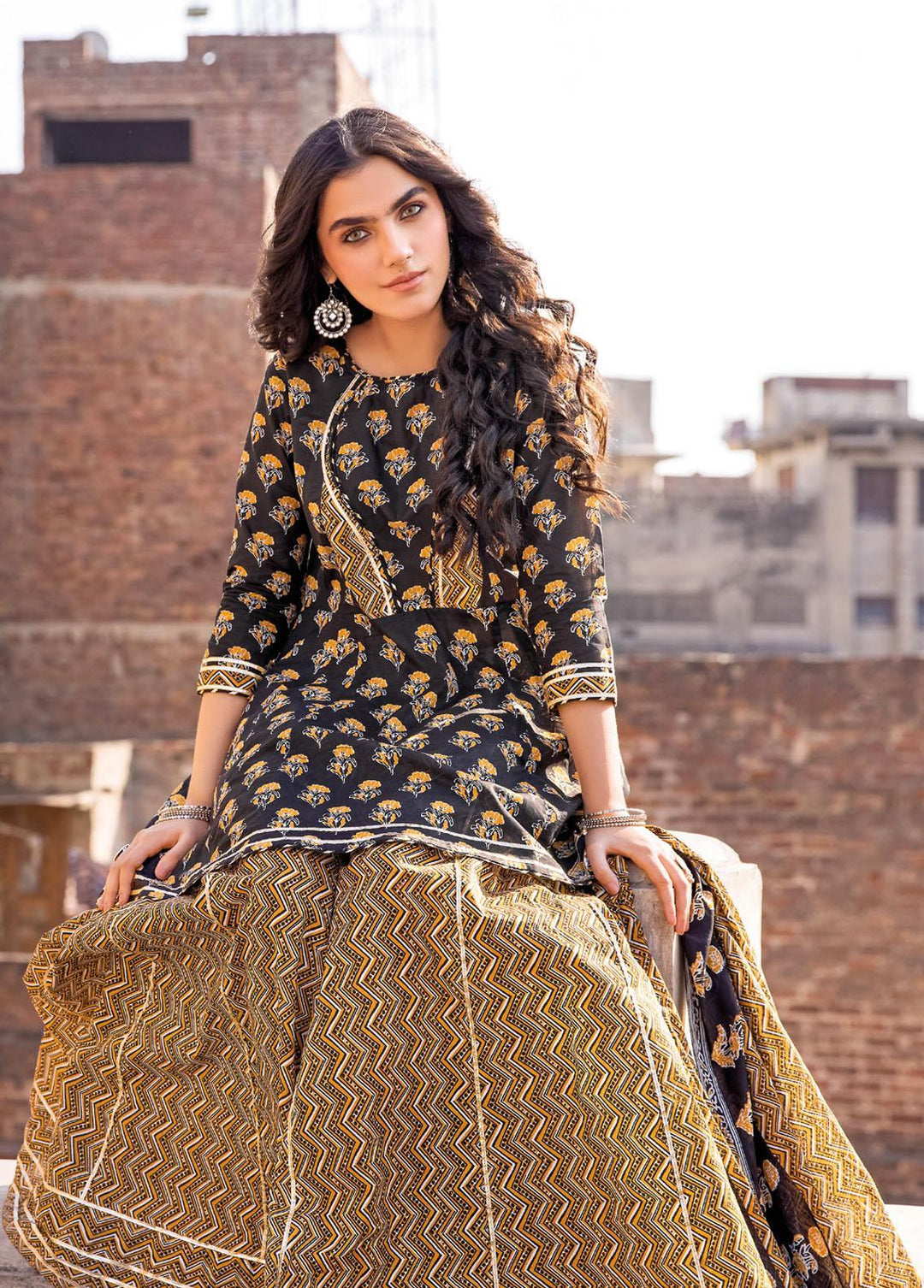 Vintage Garden By Gul Ahmed Printed Lawn Suits Unstitched 3 Piece GA23V CL-32242B - Summer Collection