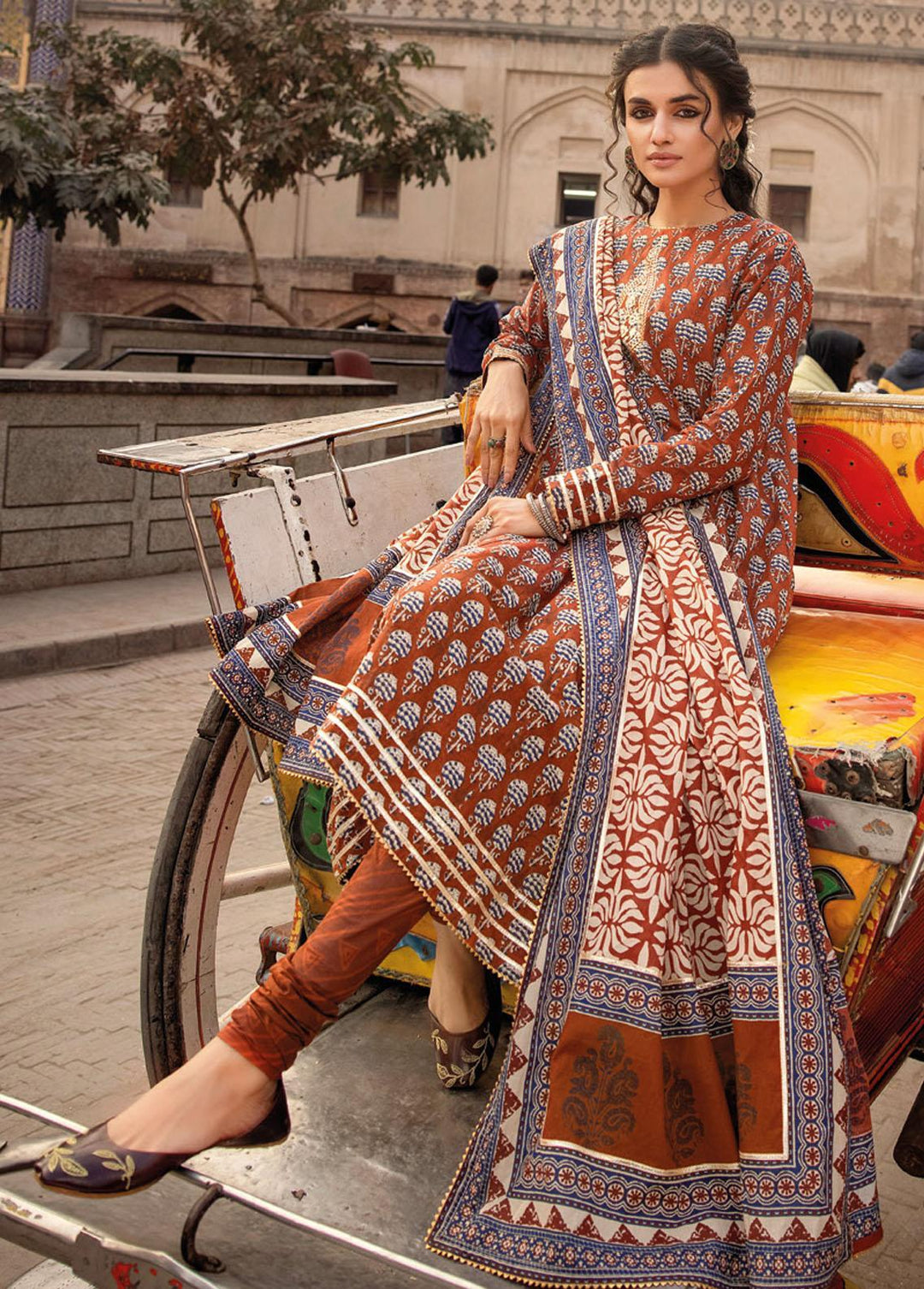Vintage Garden By Gul Ahmed Printed Lawn Suits Unstitched 3 Piece GA23V CL-32446A - Summer Collection