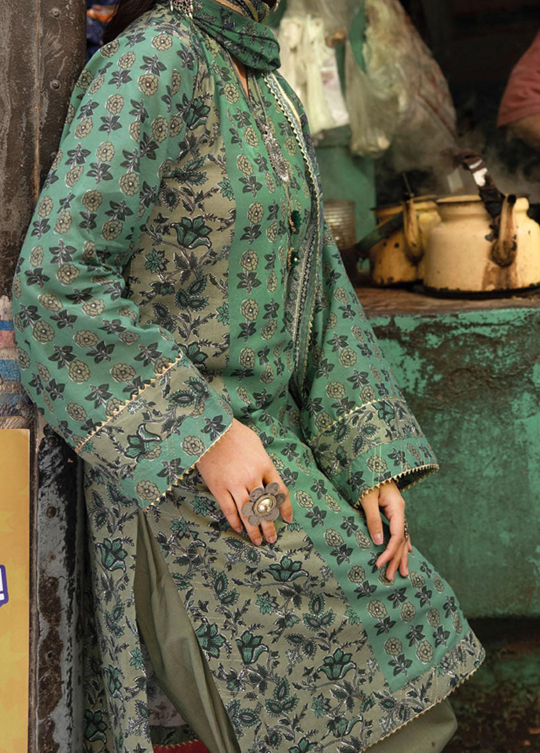 Vintage Garden By Gul Ahmed Printed Lawn Suits Unstitched 3 Piece GA23V CL-32463A - Summer Collection