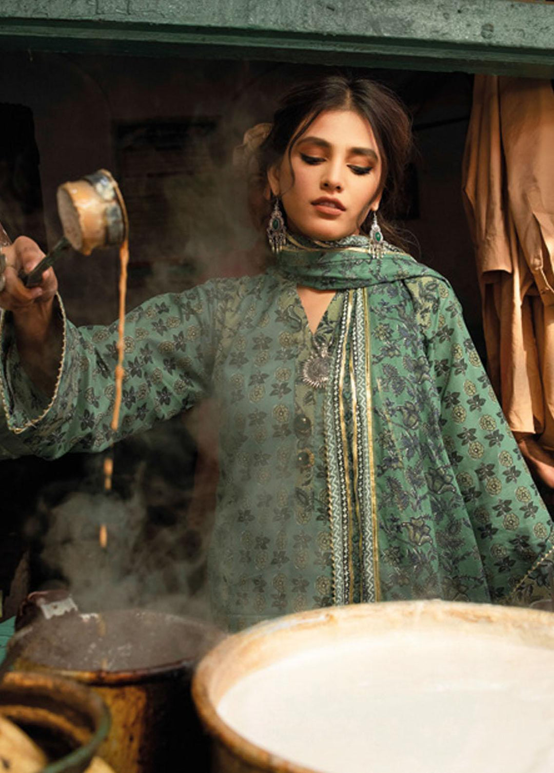 Vintage Garden By Gul Ahmed Printed Lawn Suits Unstitched 3 Piece GA23V CL-32463A - Summer Collection